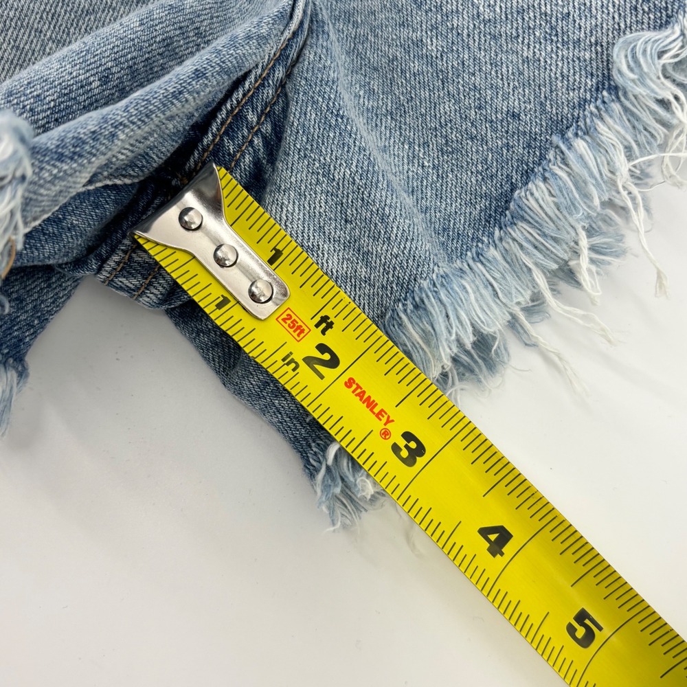 Lucky Brand Mom High Rise Short 16/33 Distressed Denim Light Wash New - Picture 8 of 9